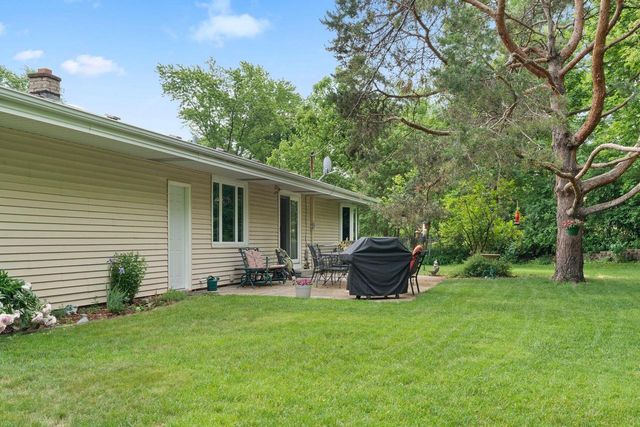 13955 W Forest Knoll COURT, New Berlin, WI 53151