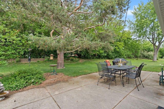 13955 W Forest Knoll COURT, New Berlin, WI 53151