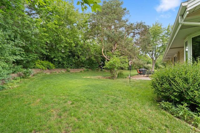 13955 W Forest Knoll COURT, New Berlin, WI 53151