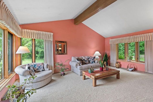 13955 W Forest Knoll COURT, New Berlin, WI 53151