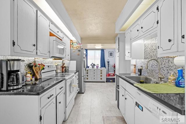 701 S Fisher Avenue, Blackfoot, ID 83221