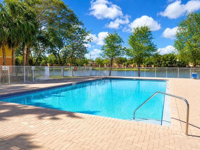 3660 N 56th Avenue 609, Hollywood, FL 33021