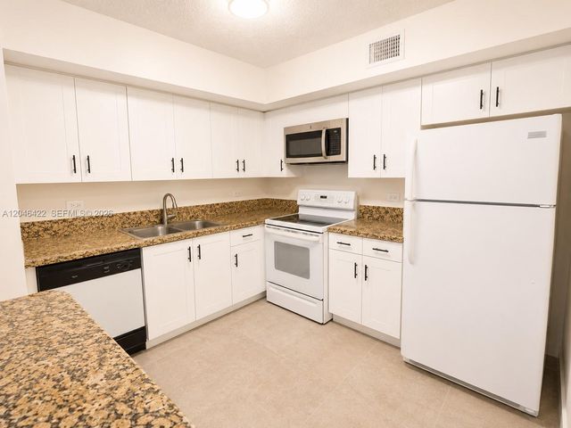 3660 N 56th Avenue 609, Hollywood, FL 33021