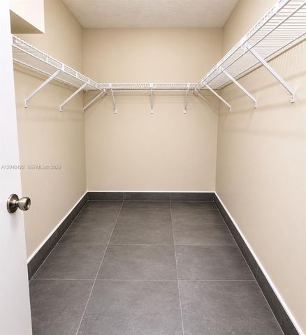 3660 N 56th Avenue 609, Hollywood, FL 33021