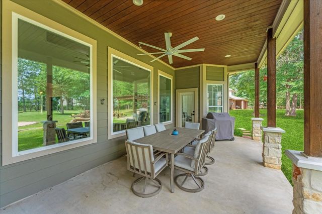 368 Ridgelake Scenic Drive, Montgomery, TX 77316