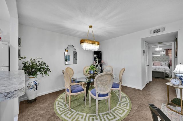 211 Bayview Avenue C, Boynton Beach, FL 33435