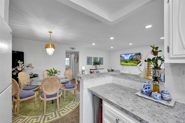 211 Bayview Avenue C, Boynton Beach, FL 33435