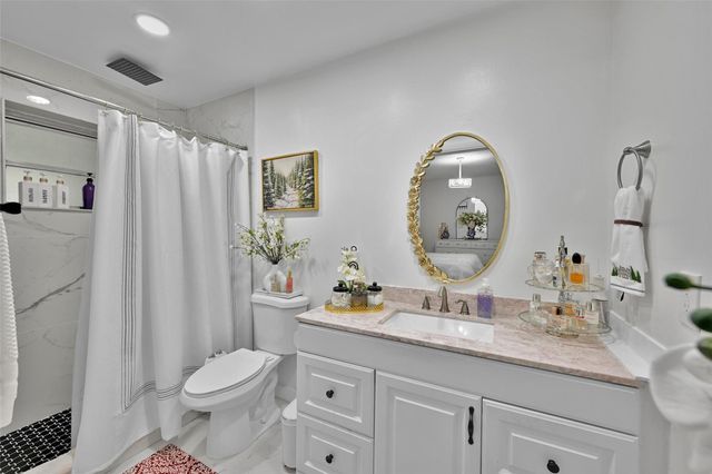 211 Bayview Avenue C, Boynton Beach, FL 33435