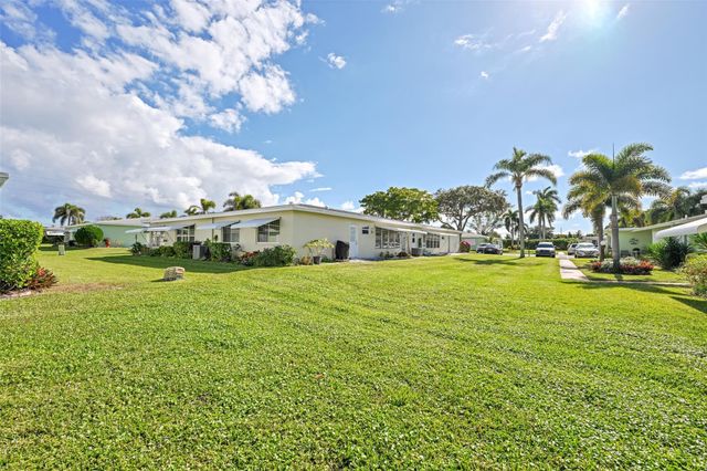 211 Bayview Avenue C, Boynton Beach, FL 33435