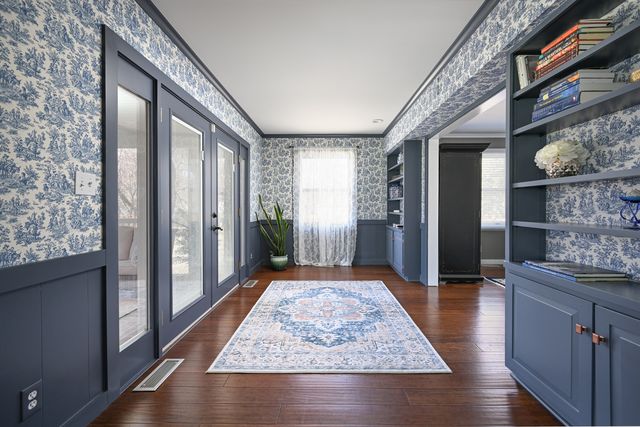 5N300 Powis Road, Wayne, IL 60184