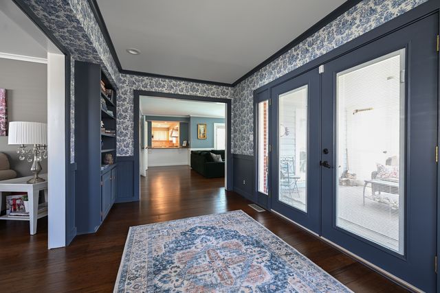 5N300 Powis Road, Wayne, IL 60184