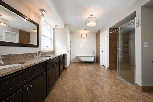 5N300 Powis Road, Wayne, IL 60184