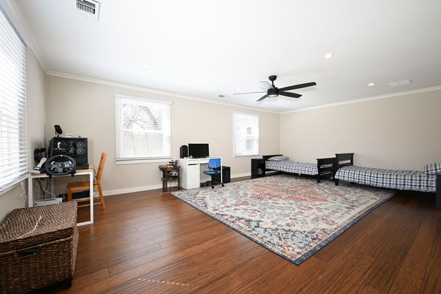 5N300 Powis Road, Wayne, IL 60184