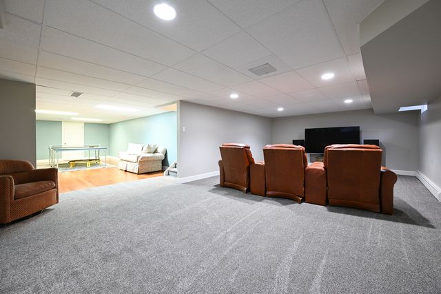 5N300 Powis Road, Wayne, IL 60184