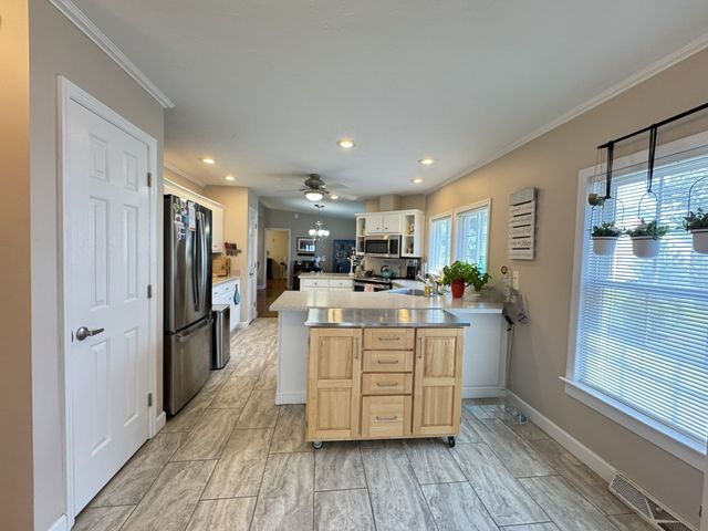 61 Brookstone Dr., Bridgewater, MA 02324