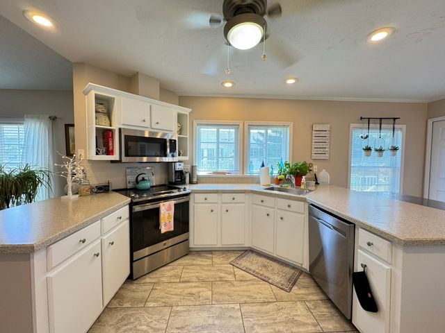 61 Brookstone Dr., Bridgewater, MA 02324
