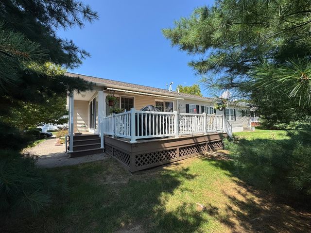 61 Brookstone Dr., Bridgewater, MA 02324