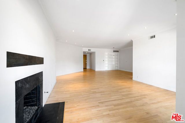 11628 Montana Avenue 206, Los Angeles, CA 90049