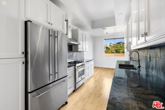 11628 Montana Avenue 206, Los Angeles, CA 90049