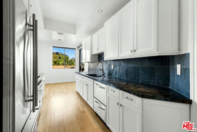 11628 Montana Avenue 206, Los Angeles, CA 90049