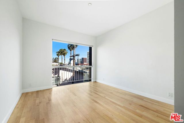 11628 Montana Avenue 206, Los Angeles, CA 90049