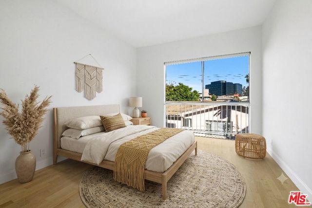 11628 Montana Avenue 206, Los Angeles, CA 90049