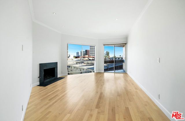 11628 Montana Avenue 206, Los Angeles, CA 90049
