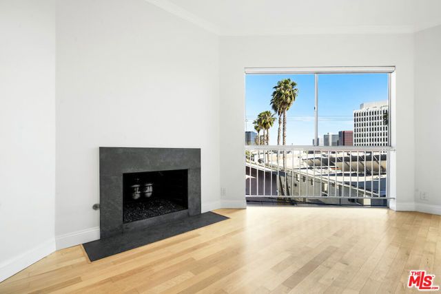 11628 Montana Avenue 206, Los Angeles, CA 90049