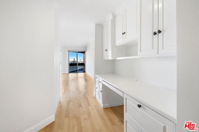 11628 Montana Avenue 206, Los Angeles, CA 90049
