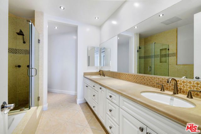 11628 Montana Avenue 206, Los Angeles, CA 90049