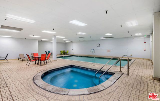 11628 Montana Avenue 206, Los Angeles, CA 90049