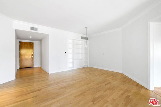 11628 Montana Avenue 206, Los Angeles, CA 90049