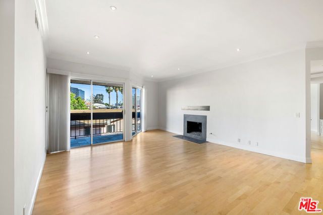 11628 Montana Avenue 206, Los Angeles, CA 90049