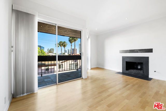 11628 Montana Avenue 206, Los Angeles, CA 90049