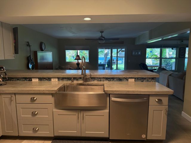 6563 Paul Mar Drive, Lake Worth, FL 33462