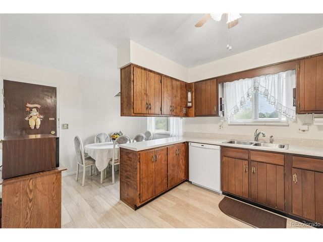 4664 Simms St, Wheat Ridge, CO 80033