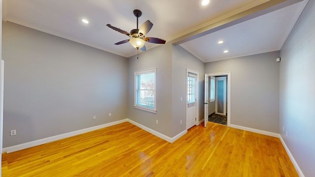 214-216 W 7th St 2L, Boston, MA 02127