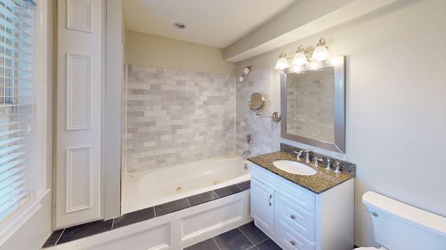 214-216 W 7th St 2L, Boston, MA 02127