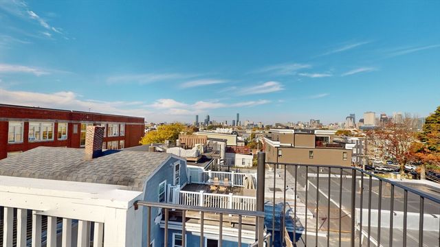214-216 W 7th St 2L, Boston, MA 02127