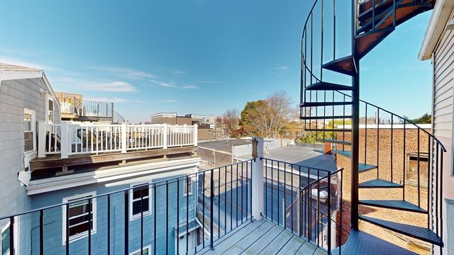 214-216 W 7th St 2L, Boston, MA 02127