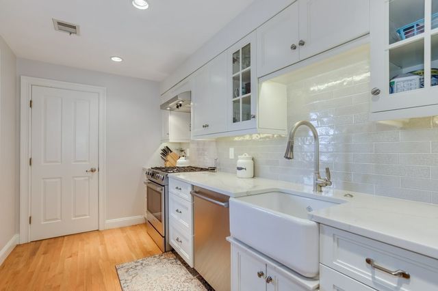 214-216 W 7th St 2L, Boston, MA 02127