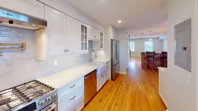 214-216 W 7th St 2L, Boston, MA 02127