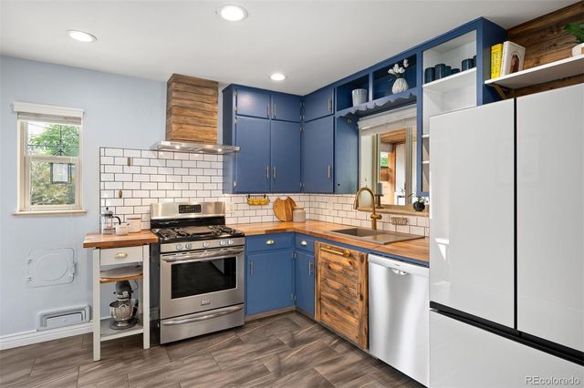 2112 S Zenobia Street, Denver, CO 80219