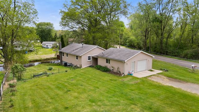 4330 Dawn Drive, Hillsdale, MI 49242
