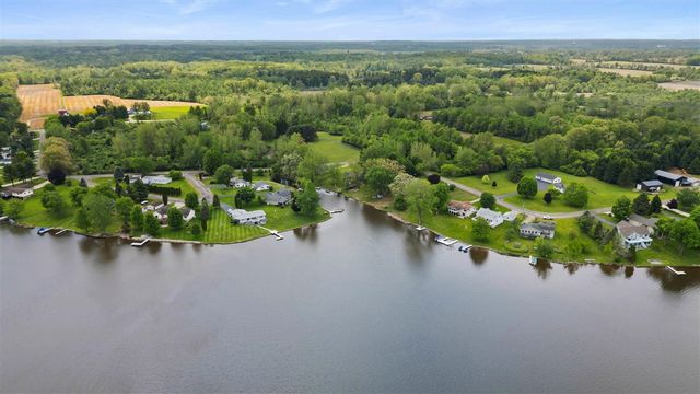 4330 Dawn Drive, Hillsdale, MI 49242
