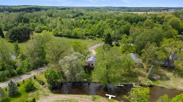4330 Dawn Drive, Hillsdale, MI 49242