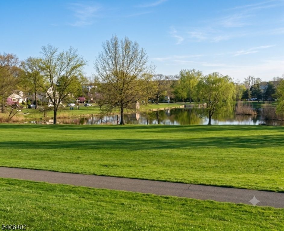 37 Edison Dr, Summit City, NJ 07901 — photo 4