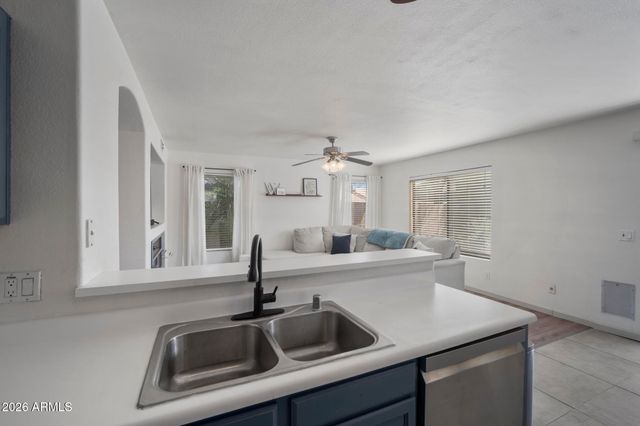 2027 E CIELO GRANDE Avenue, Phoenix, AZ 85024