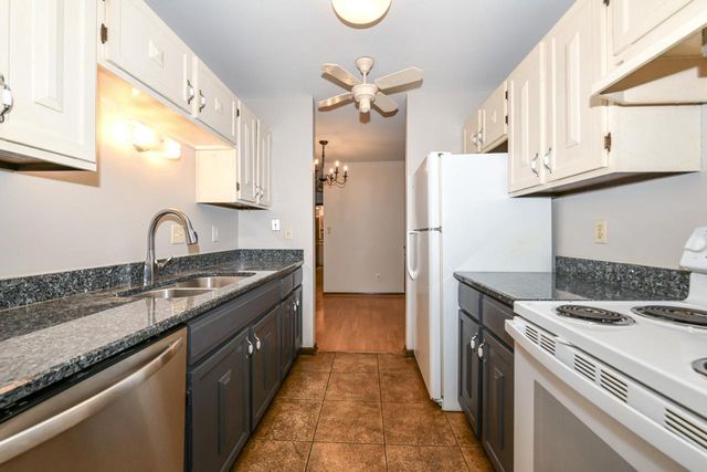 125 N University DRIVE #326, West Bend, WI 53095