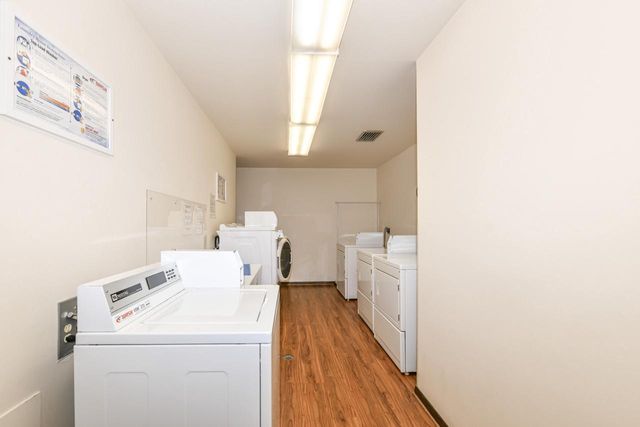 125 N University DRIVE #326, West Bend, WI 53095